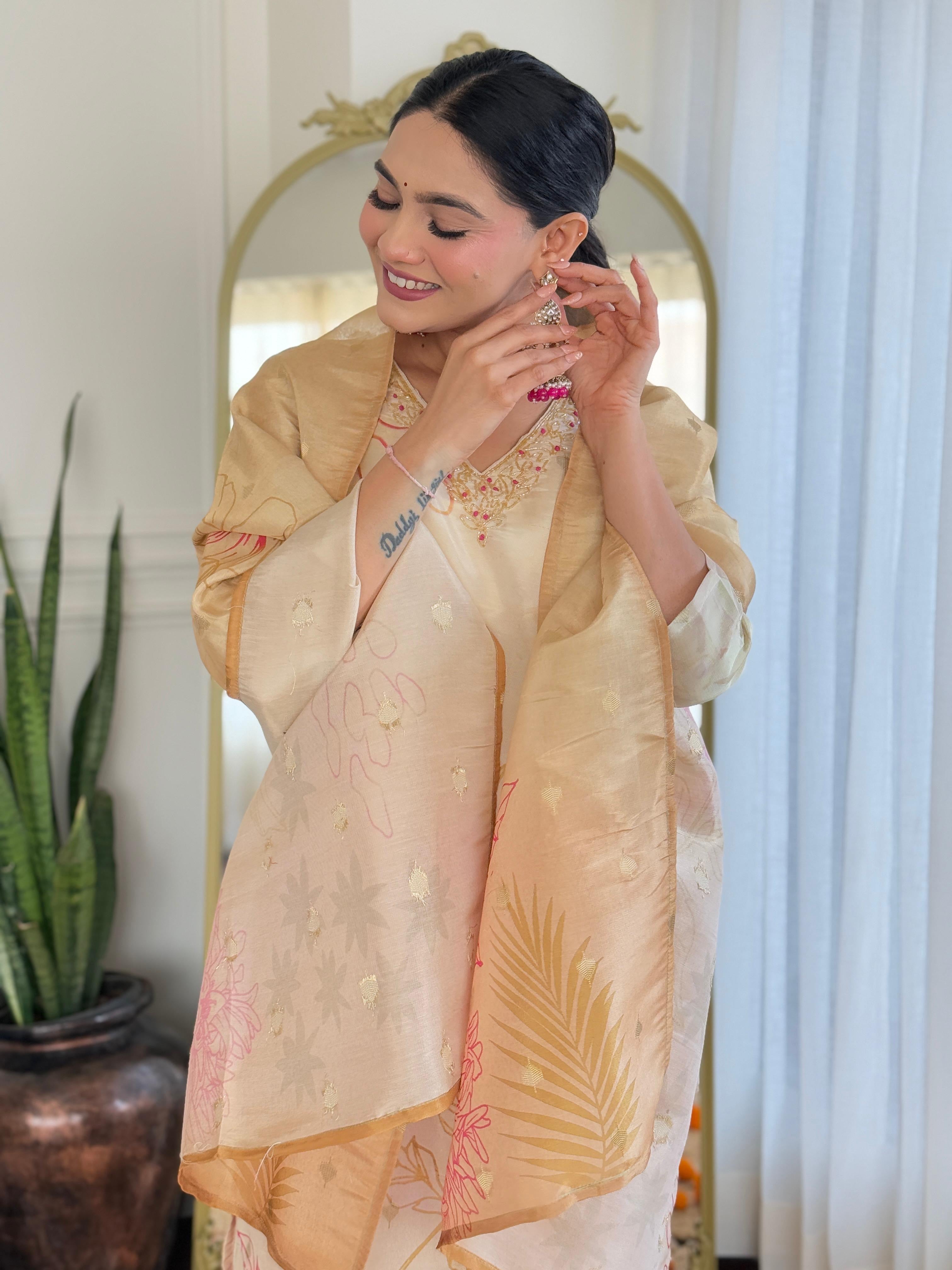 Embellished Kurta Set with Dupatta – Festive Radiance