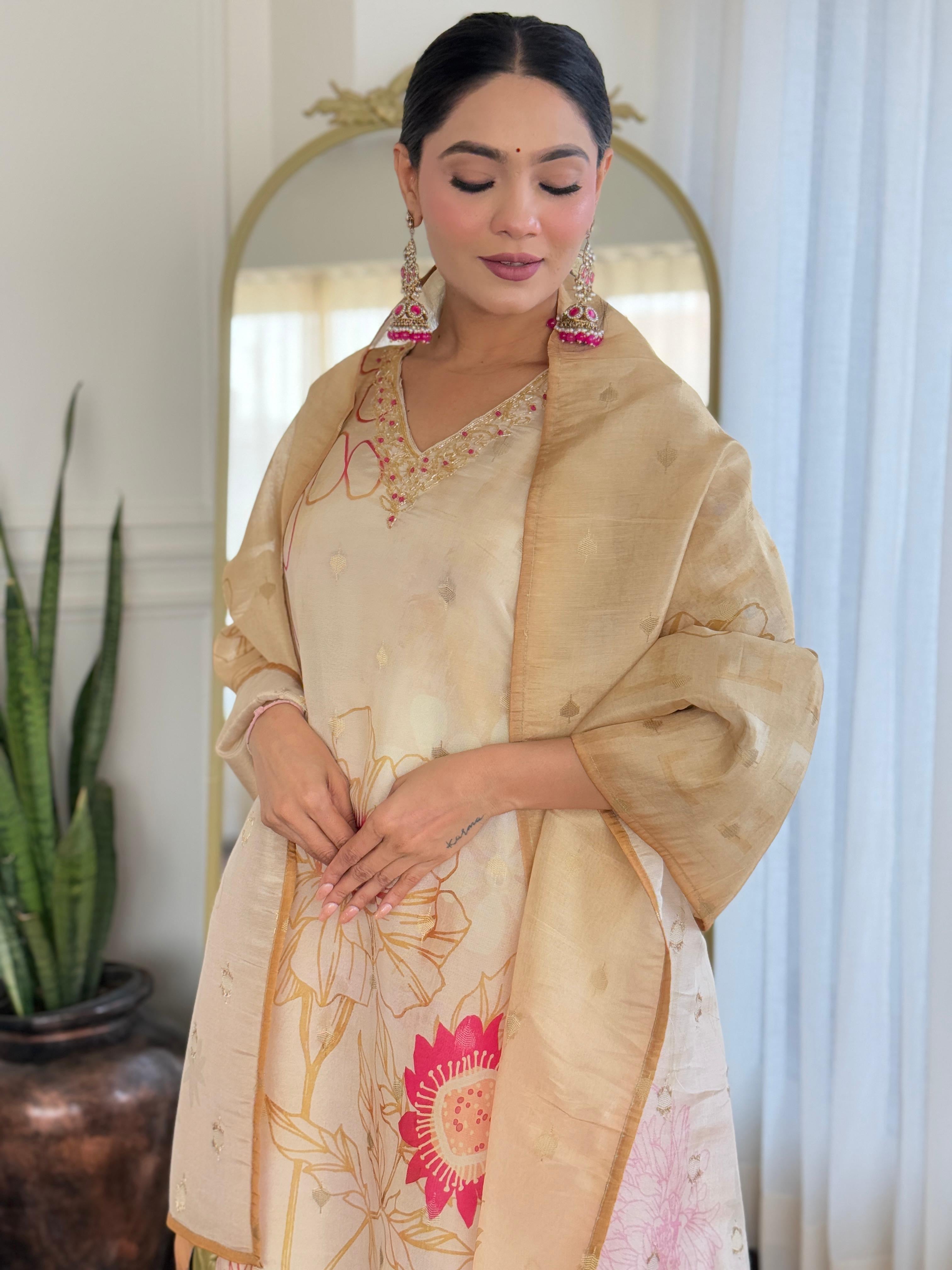 Embellished Kurta Set with Dupatta – Festive Radiance