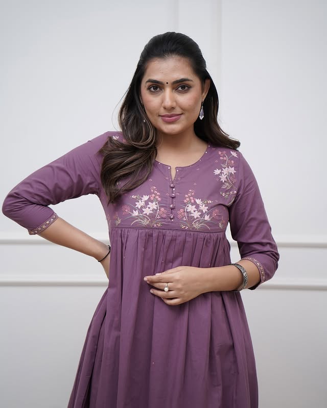 Mauve Embroidered Kurta Set with Tapered Pants