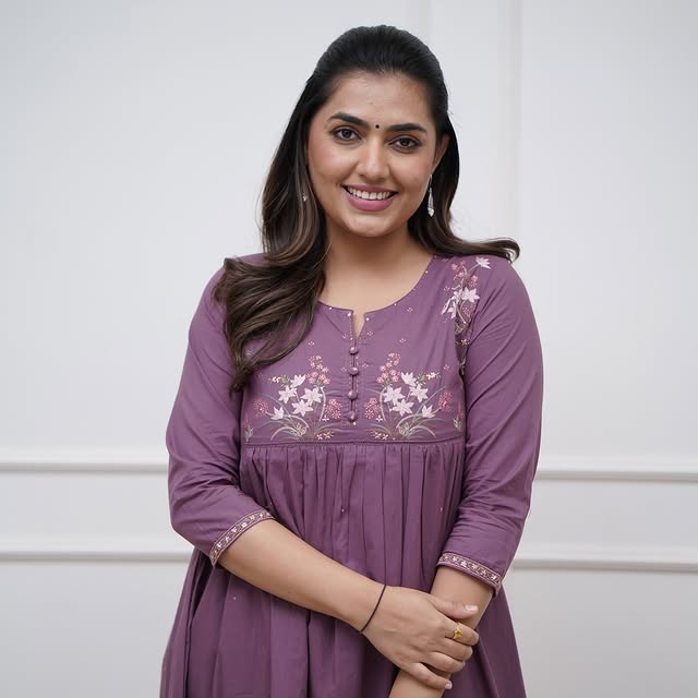 Mauve Embroidered Kurta Set with Tapered Pants