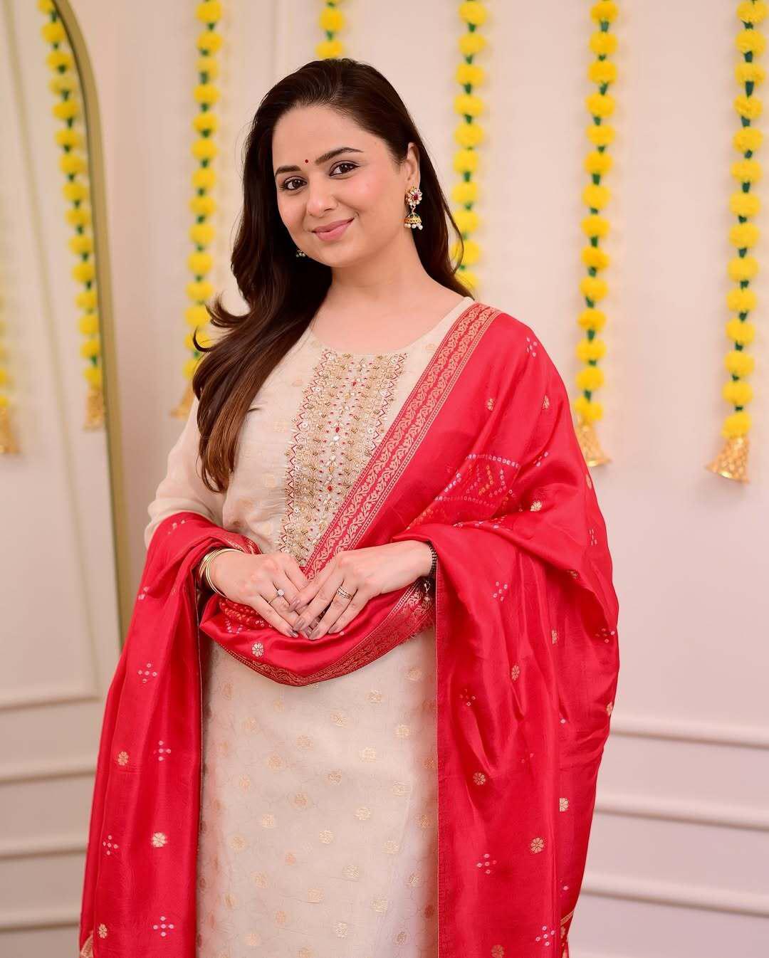 Ivory Silk Kurta Set with Red Embroidered Dupatta