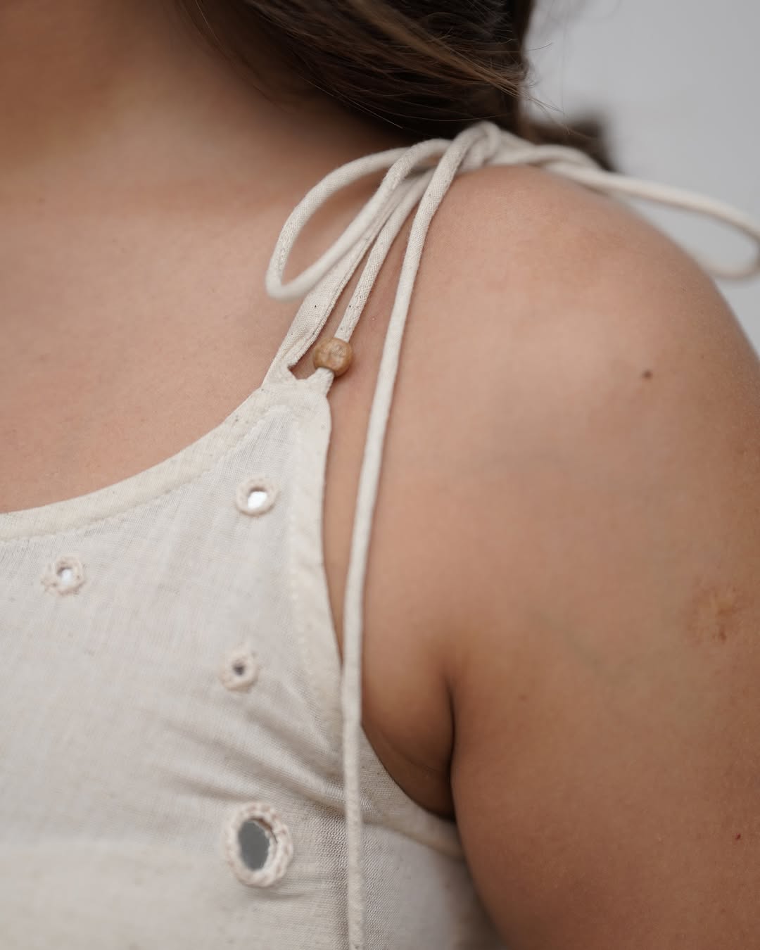 Chic Sleeveless Kurta Set with Subtle Embellishments