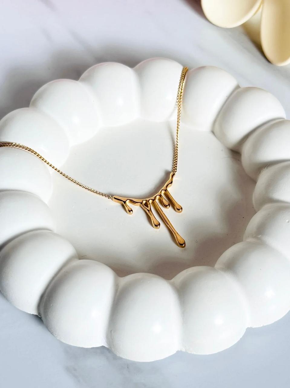 Statement Golden Fashion Necklace