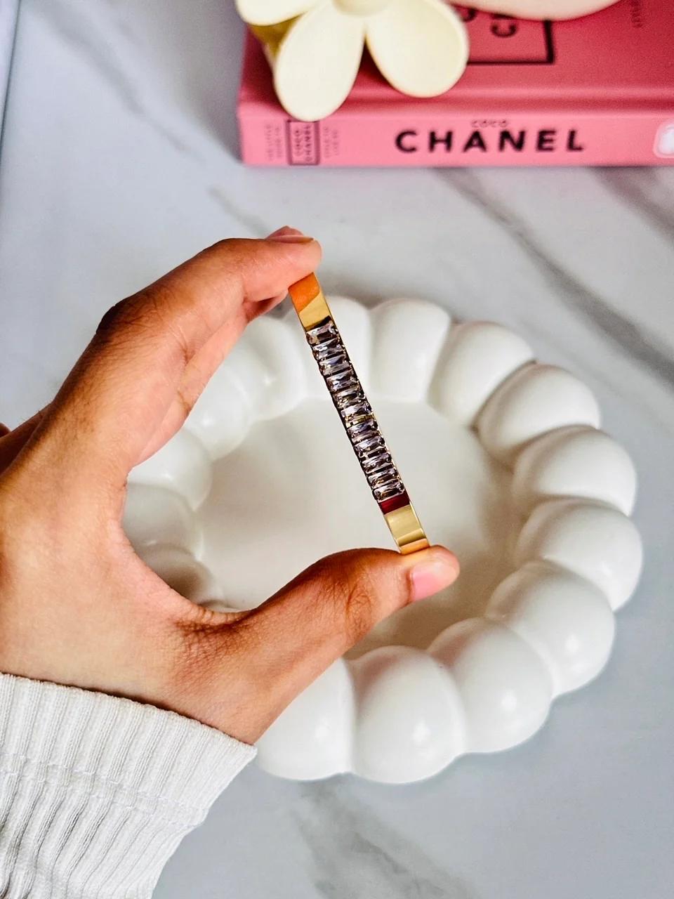 Elegant Golden Bracelet with Diamond Accent