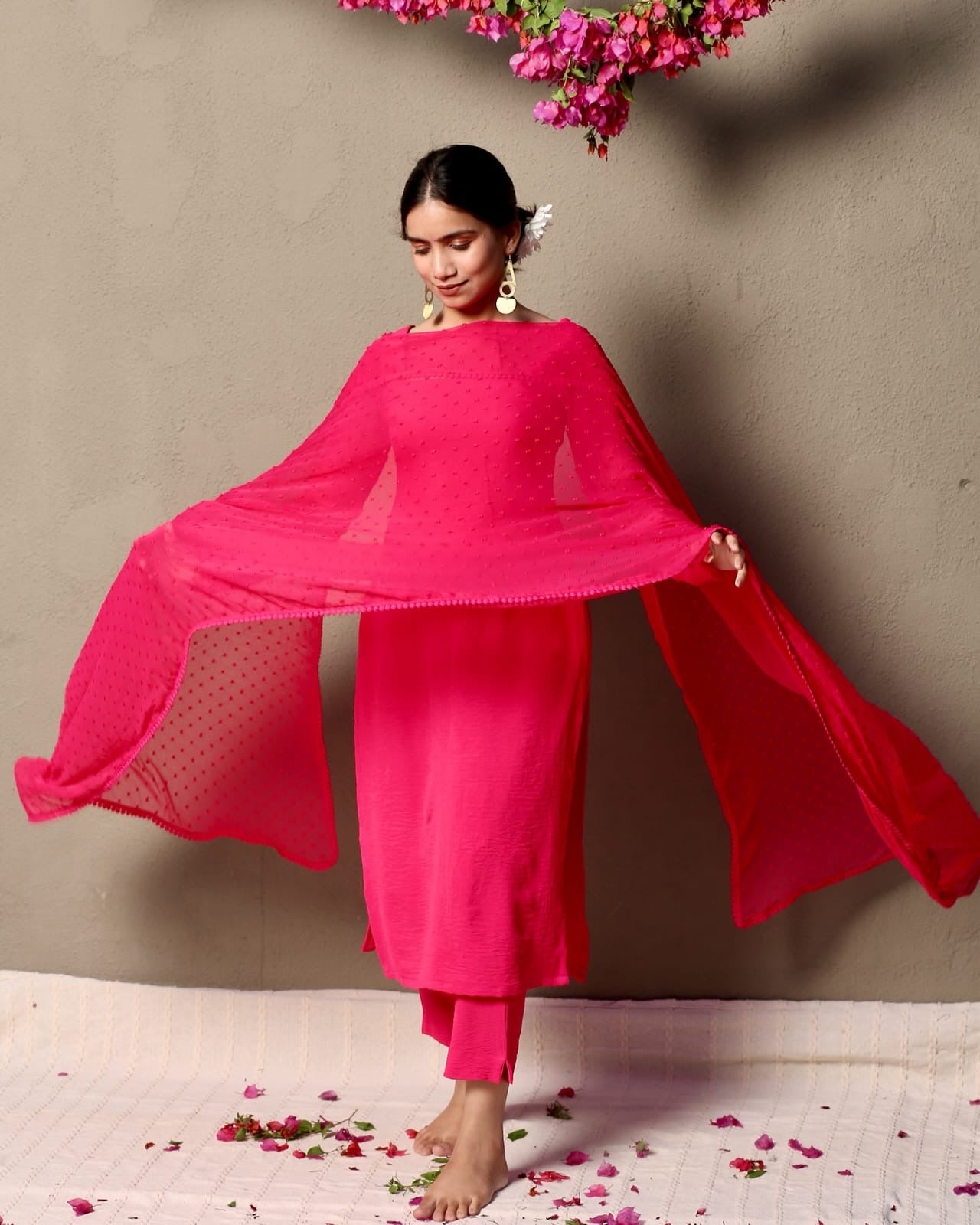Sheer-Sleeve Kurta Set with Flowing Dupatta – Grace in Motion